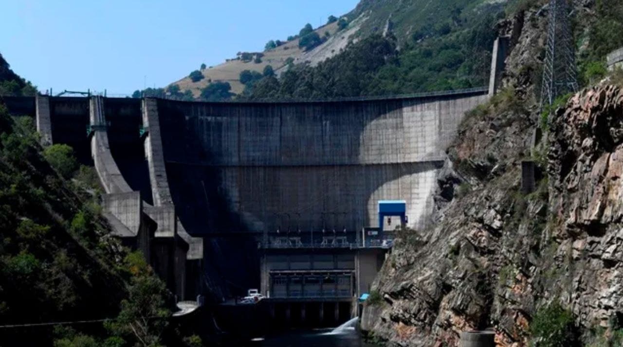 Per què les centrals hidroelèctriques són responsables de l’elevat preu de la llum